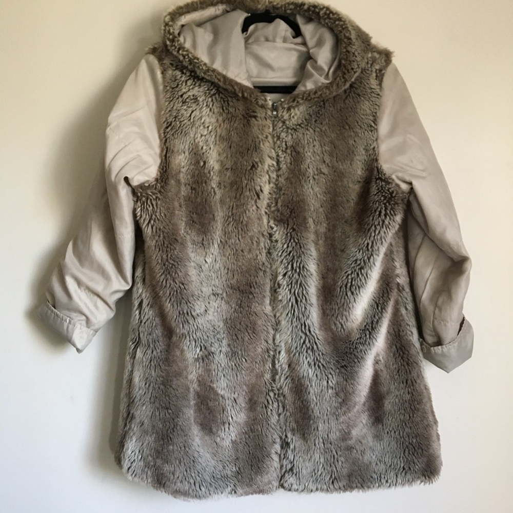 Jacket Faux Fur with hood